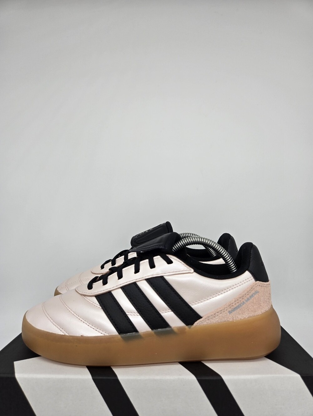 Adidas Women's Barreda Mundial HP6921 Sandy Pink Met. Core Black Shoes Size 7